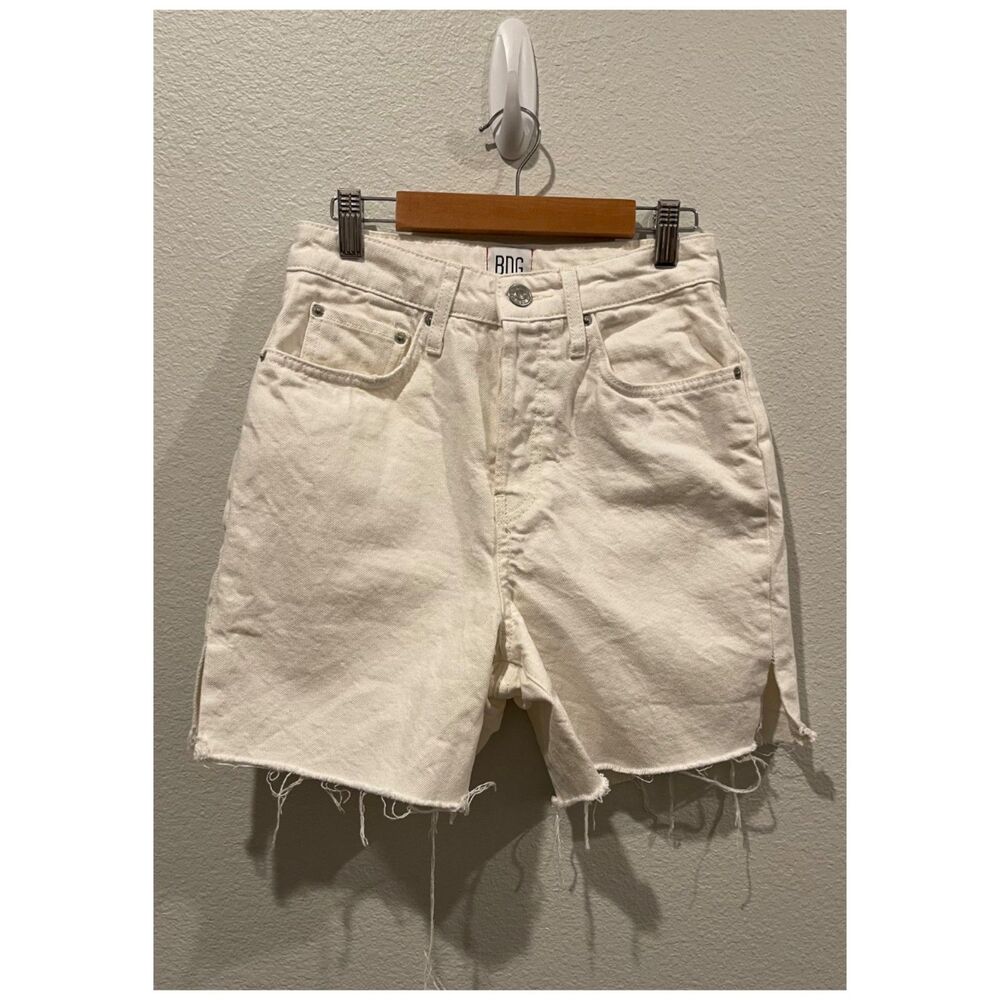 BDG White Pockets 90s Long Inseam Short
